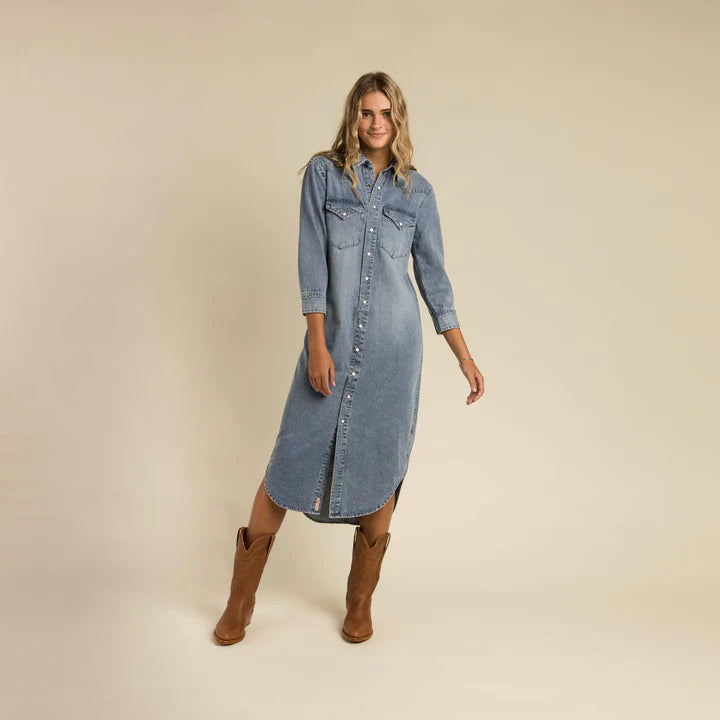 Incoming - Annie Pearl Snap Denim Dress
